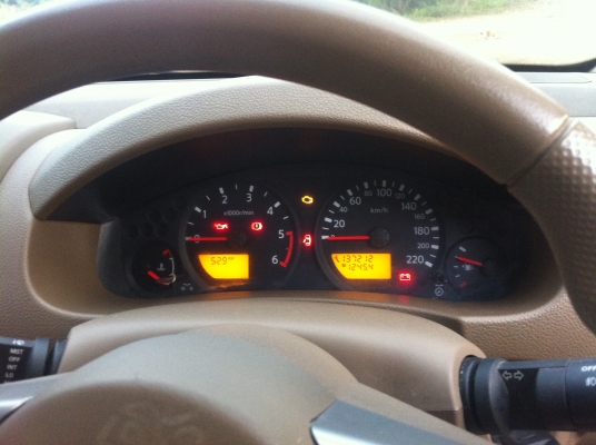 Nissan NAVARA 4ประตูปี 2553 2.5 Eco ตัวสูงคาลิเบอร์ สีดำ เดิมๆทั้งคัน ประหยัดน้ำมัน แรงเหลือเฟือ(325000)