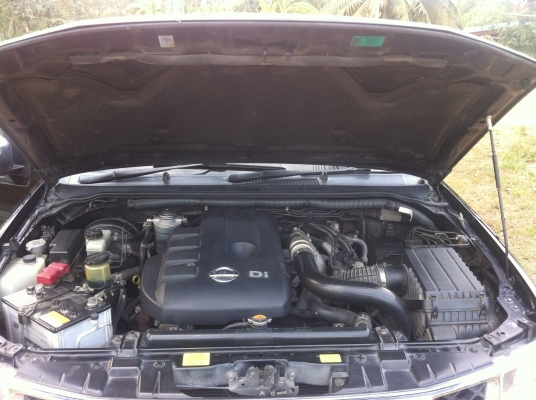 Nissan NAVARA 4ประตูปี 2553 2.5 Eco ตัวสูงคาลิเบอร์ สีดำ เดิมๆทั้งคัน ประหยัดน้ำมัน แรงเหลือเฟือ(325000)