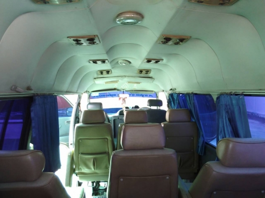 ขายรถตู้ ปรับราคา 105,000 บาท TOYOTA HIACE ปี 2001 เกียร์ออโต้ หลังคาสูง เครื่อง 2J 3.0 แอร์พอได้ ไม่เย็นมาก (แจ้งเครื่อง และแก๊สลงเล่มแล้ว) เครื่องดี ช่วงล่างดี,สภาพภายนอกใช้ได้ มีเบาะคู่หน้าขาด,รอเล่มจากบริษัทประมาณ 1 อาทิตย์
