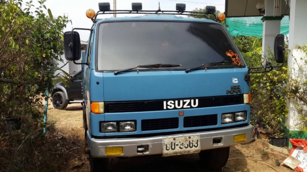 ขายหกล้อดั้ม NPR 115แรง เฟืองท้าย Fหน้าหลัง เครื่องเกียร์ดี เกียร์ ROCK พ่วงมาลัยเพาเวอร์  เป็นเกียร์ยาว เข้าง่าย สภาพพร้อมใช้งาน