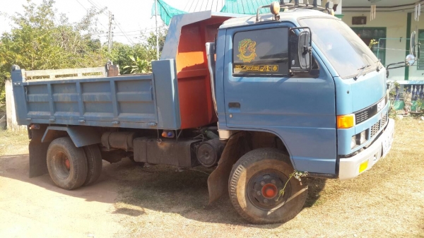 ขายหกล้อดั้ม NPR 115แรง เฟืองท้าย Fหน้าหลัง เครื่องเกียร์ดี เกียร์ ROCK พ่วงมาลัยเพาเวอร์  เป็นเกียร์ยาว เข้าง่าย สภาพพร้อมใช้งาน