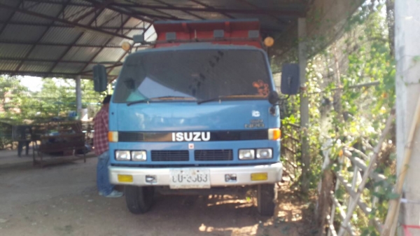 ขายหกล้อดั้ม NPR 115แรง เฟืองท้าย Fหน้าหลัง เครื่องเกียร์ดี เกียร์ ROCK พ่วงมาลัยเพาเวอร์  เป็นเกียร์ยาว เข้าง่าย สภาพพร้อมใช้งาน