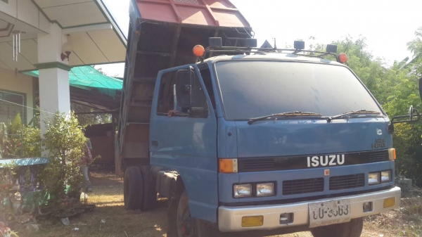 ขายหกล้อดั้ม NPR 115แรง เฟืองท้าย Fหน้าหลัง เครื่องเกียร์ดี เกียร์ ROCK พ่วงมาลัยเพาเวอร์  เป็นเกียร์ยาว เข้าง่าย สภาพพร้อมใช้งาน