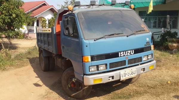 ขายหกล้อดั้ม NPR 115แรง เฟืองท้าย Fหน้าหลัง เครื่องเกียร์ดี เกียร์ ROCK พ่วงมาลัยเพาเวอร์  เป็นเกียร์ยาว เข้าง่าย สภาพพร้อมใช้งาน