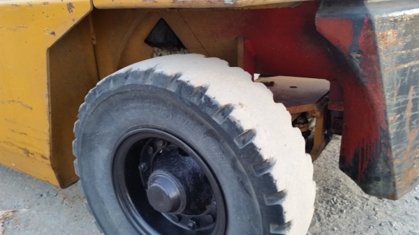 ขายด่วนรถยกKOMATSU FG20-10ยก2.0ตันเสาสูง3เมตรรถนอกนำเข้ายังไม่เคยใช้งานในเมืองไทยเลย=รุ่นใหม่ขายถูกๆๆ