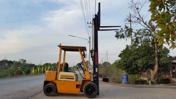 ขายด่วนรถยกKOMATSU FG20-10ยก2.0ตันเสาสูง3เมตรรถนอกนำเข้ายังไม่เคยใช้งานในเมืองไทยเลย=รุ่นใหม่ขายถูกๆๆ