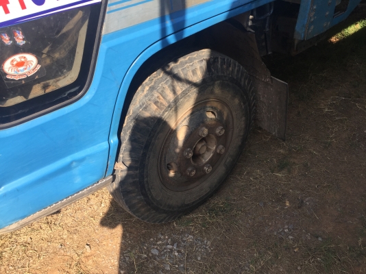 ขายรถหกล้อNPR115. เครื่อง 4BD1. ท้ายเอฟเกียร์เอฟยางดีหกเส้น