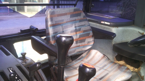 ขายรถไถFORD  NEWHOLLAND  รุ่น6640   คาลาโล่ เอกสารใบอินวอย