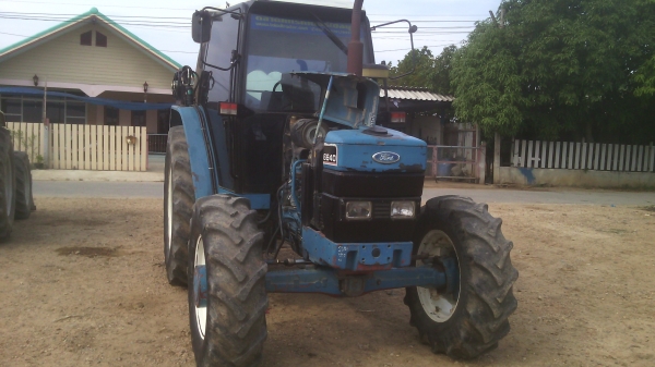 ขายรถไถFORD  NEWHOLLAND  รุ่น6640   คาลาโล่ เอกสารใบอินวอย