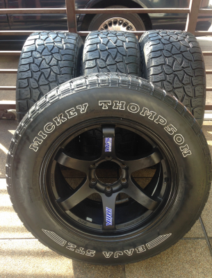 ล้อTE37 ขอบ18 พร้อมยาง Mickey thompson 265 60 18 กลางปี12 ดอกเต็ม ราคาไม่แพง