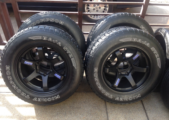 ล้อTE37 ขอบ18 พร้อมยาง Mickey thompson 265 60 18 กลางปี12 ดอกเต็ม ราคาไม่แพง