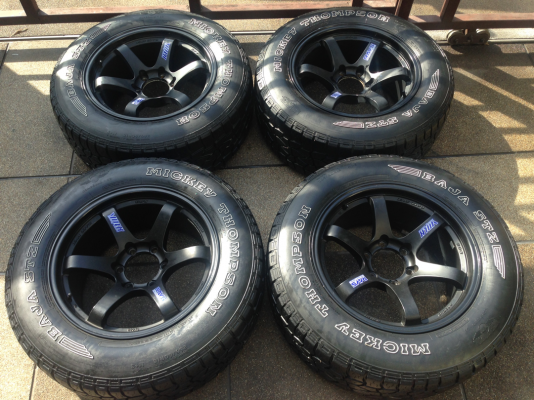 ล้อTE37 ขอบ18 พร้อมยาง Mickey thompson 265 60 18 กลางปี12 ดอกเต็ม ราคาไม่แพง