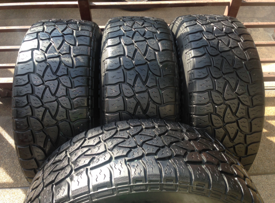 ล้อTE37 ขอบ18 พร้อมยาง Mickey thompson 265 60 18 กลางปี12 ดอกเต็ม ราคาไม่แพง