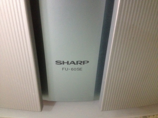เครื่องฟอกอากาศ SHARP FU 60SE สภาพสวยใช้งานปกติพอดีไม่ไดใช้เเล้ว