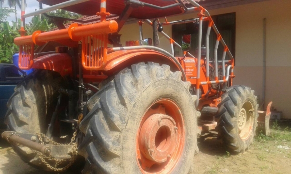 รถไถ KUBOTA M9540  2 เพลา.  ( รถสวย มากๆ. )  ,  ( รถทำงาน 1,xxx ชม. )   สนใจติดต่อ  081 - 6079515