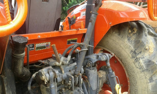 รถไถ KUBOTA M9540  2 เพลา.  ( รถสวย มากๆ. )  ,  ( รถทำงาน 1,xxx ชม. )   สนใจติดต่อ  081 - 6079515
