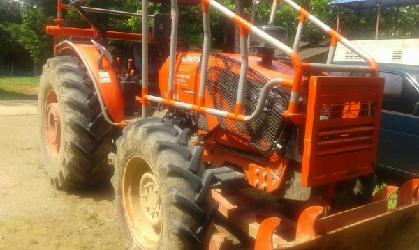 รถไถ KUBOTA M9540  2 เพลา.  ( รถสวย มากๆ. )  ,  ( รถทำงาน 1,xxx ชม. )   สนใจติดต่อ  081 - 6079515