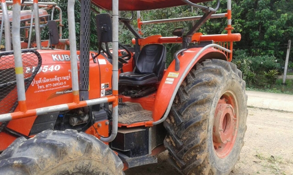 รถไถ KUBOTA M9540  2 เพลา.  ( รถสวย มากๆ. )  ,  ( รถทำงาน 1,xxx ชม. )   สนใจติดต่อ  081 - 6079515