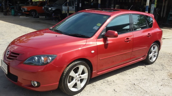 ขายMazda 3 ตัวTOP เครื่อง2.0มี sunroof 249000 โทร0866668500