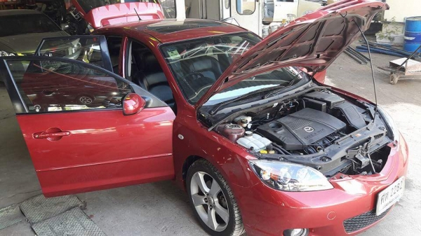 ขายMazda 3 ตัวTOP เครื่อง2.0มี sunroof 249000 โทร0866668500