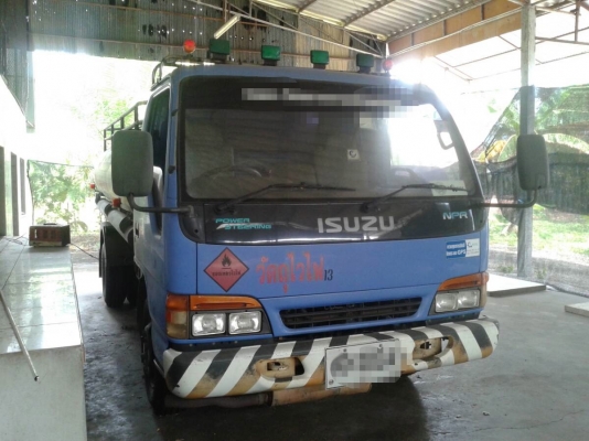 รถอีซูซุ 6 ล้อ ( บรรทุกน้ำมัน ) NPR / 130 แรงม้า. ปี 46.   สนใจติดต่อ  081 - 6079515