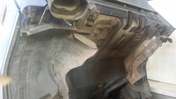 รถอีซูซุ 6 ล้อ ( บรรทุกน้ำมัน ) NPR / 130 แรงม้า. ปี 46.   สนใจติดต่อ  081 - 6079515