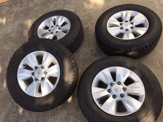 ขายล้อแม็กรีโวถอดป้ายแดงพร้อมยางขอบ17  (ขายแล้ว 21 ธค.58)