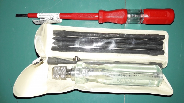 ขายไขควงชุดวัดไฟได้และเช็คแลมวัดไฟฟ้า CHAMPION Made in Japan.