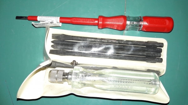 ขายไขควงชุดวัดไฟได้และเช็คแลมวัดไฟฟ้า CHAMPION Made in Japan.