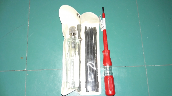 ขายไขควงชุดวัดไฟได้และเช็คแลมวัดไฟฟ้า CHAMPION Made in Japan.