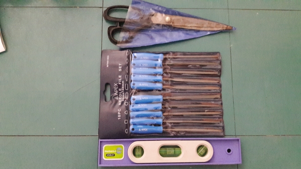 ขายเครื่องมี1ชุด ตะไบAPEX10ด้ามชุด ระดับSTANLEYแถบแม่เหล็ก กรรไกรGERMANY