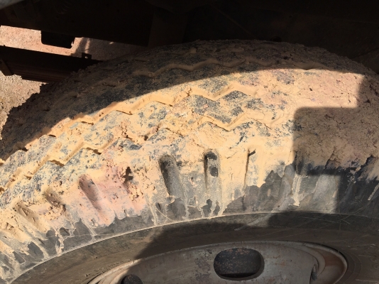 รถฮีโน่ 10 ล้อดั๊ม FM3M  240 แรงม้า ปี 38.    สนใจติดต่อ  081 - 6079515