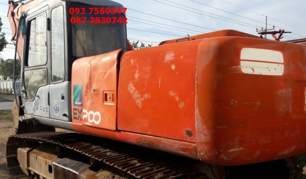 ขายรถแบคโฮ Hitachi ex 200-2