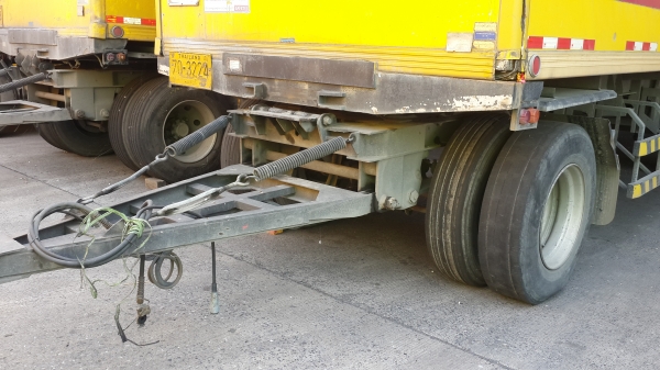 ขายด่วนลูกพ่วงตู้แห้งใส่ของ มีลิฟหลัง ยาว7.20 กว้าง2.45สูง2.50เมตร ราาคาเบาๆโทร0856842587