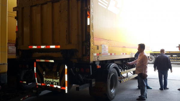 ขายด่วนลูกพ่วงตู้แห้งใส่ของ มีลิฟหลัง ยาว7.20 กว้าง2.45สูง2.50เมตร ราาคาเบาๆโทร0856842587