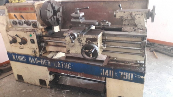 ขายเครื่องกลึง5ฟุตนิ้วมิลไม่เปลี่ยน3เพลามีเบรคไฟ3เฟสพร้อมใช้