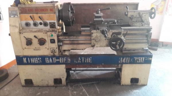 ขายเครื่องกลึง5ฟุตนิ้วมิลไม่เปลี่ยน3เพลามีเบรคไฟ3เฟสพร้อมใช้