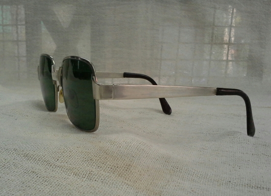 แว่นตาเยอรมันวินเทจยุค '70  เท่มาก!  ไม่เหมือนใคร!  MOLLER GERMANY  บิ๊กไซซ์!