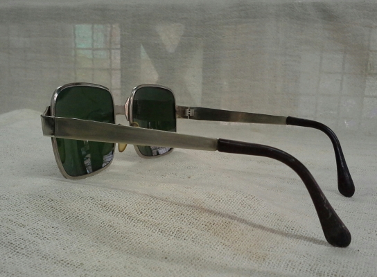 แว่นตาเยอรมันวินเทจยุค '70  เท่มาก!  ไม่เหมือนใคร!  MOLLER GERMANY  บิ๊กไซซ์!