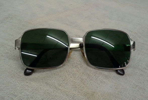 แว่นตาเยอรมันวินเทจยุค '70  เท่มาก!  ไม่เหมือนใคร!  MOLLER GERMANY  บิ๊กไซซ์!