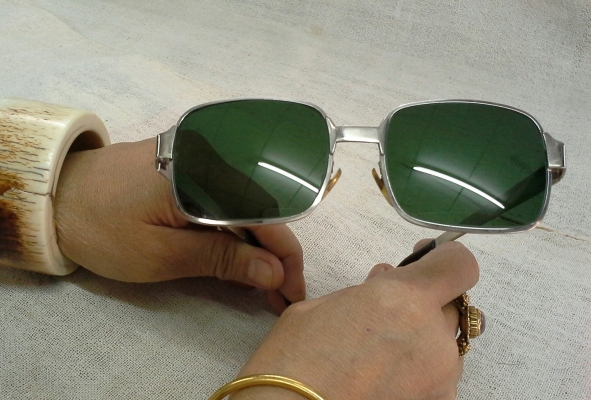 แว่นตาเยอรมันวินเทจยุค '70  เท่มาก!  ไม่เหมือนใคร!  MOLLER GERMANY  บิ๊กไซซ์!