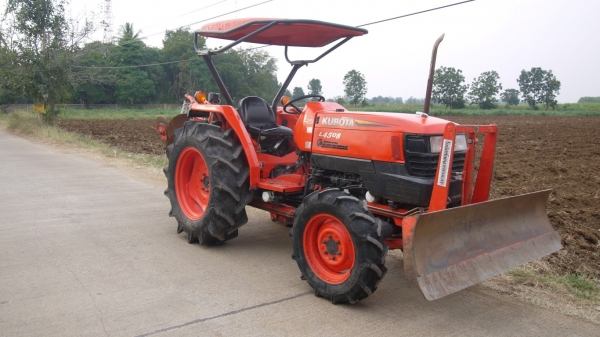 ขายKubota L4508 ใบดันพร้อมผาน 3 สภาพดีสมบูรณ์ สนใจติดต่อครับ