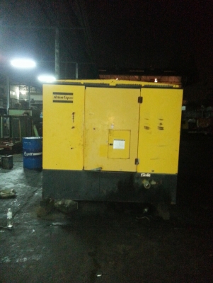ขาย Atlas Copco XAS 555 เครื่องยนต์ Benzพร้อมใช้งาน โอเวอร์ฮอนใหม่หมด เเรงลม 300 Psi  21 Bar