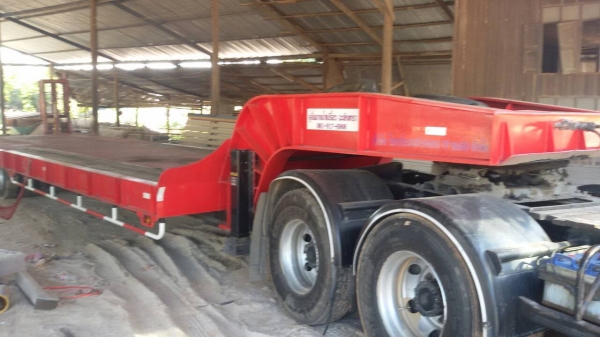 ต้องการขายหางโลเบด 3 เพลา ก. 3ม x ย. 11.5ม x ส .95ม สะพานไฮโดรลิค พร้อมยางและกะทะ (ยางเรเดียล ขอบ 17.5 ) หางจดทะเบียนแล้ว ขายราคา 1,000,000 บ. สนใจติดต่อ 081-9176906 k.ปิ่น