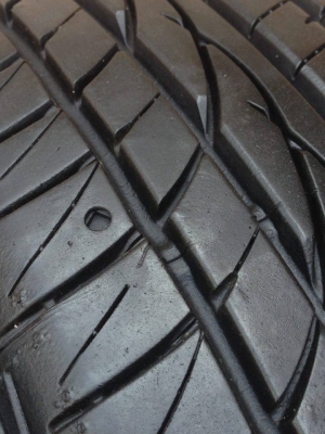 ยาง FALKEN 185-60-15 ปี 15 ครบชุด 4 เส้น 4000  สภาพสวยๆถอดป้ายแดงไม่มีปะไม่บวม ดอกยางเหลือเยอะวิ่งใช้งานใด้อีกนานค่ะ