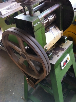 เครื่องรีดโลหะ กลม แบน(ลวด ทองแดง อลูมีเนียม,อื่นๆ) เครื่องรีดโลหะ กลม แบน(ลวด ทองแดง อลูมีเนียม,อื่นๆ)