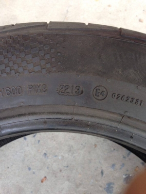 ยาง Continental 225 - 55 - 17 ปี 13 ครบชุด 4 เส้น 3500  ยางสวยๆไม่บวมดอกเต็มๆยางเหลือเยอะวิ่งใด้อีกนานค่ะ