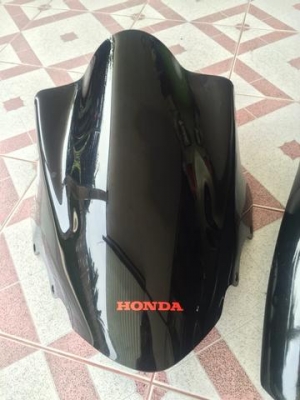 ชิวหน้า puig กับท้ายแต่ง pcx ตัวแรก