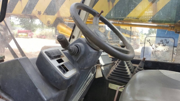 ขาย รถเจาะ JCB สภาพพร้อมใช้งาน เอกสารสัญญาซื้อขาย ราคาต่อรองได้ครับ