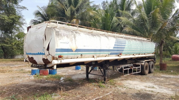 ขาย หางเทนเลอร์บรรทุกน้ำมัน 30,000 ลิตร 9 ห้อง ยาว 10 เมตร 2 คาน อู่ PANUS เอกสารเล่มทะเบียนพร้อมโอน